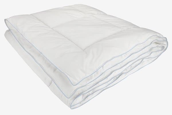 JYSK Couette synthétique 155x220 STORSOLA légère chez JYSK