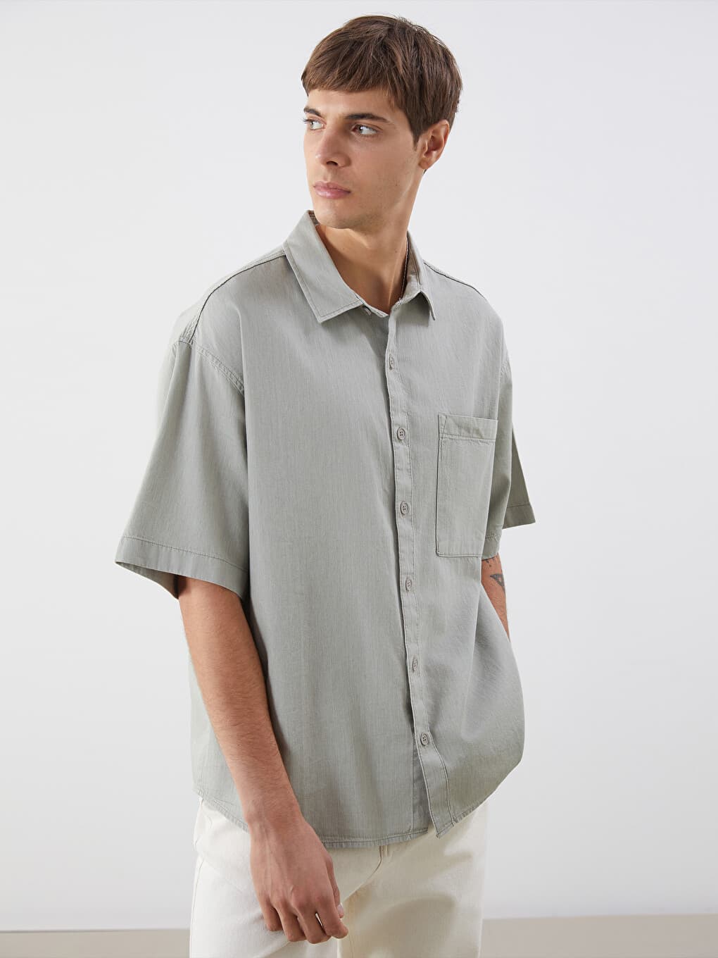 LC Waikiki Chemise En Jean À Manches Courtes Coupe Décontractée Pour Hommes chez LC Waikiki
